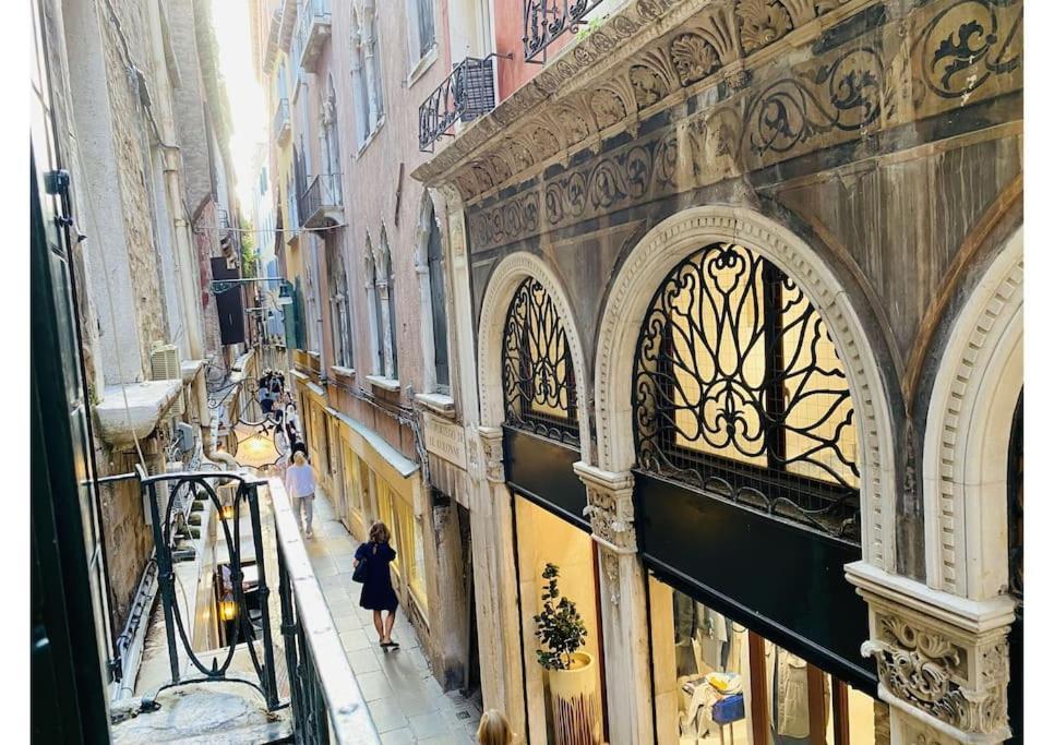 Sweet Time Venice, Luxury San Marco Frezzaria Apt! Appartement Venise