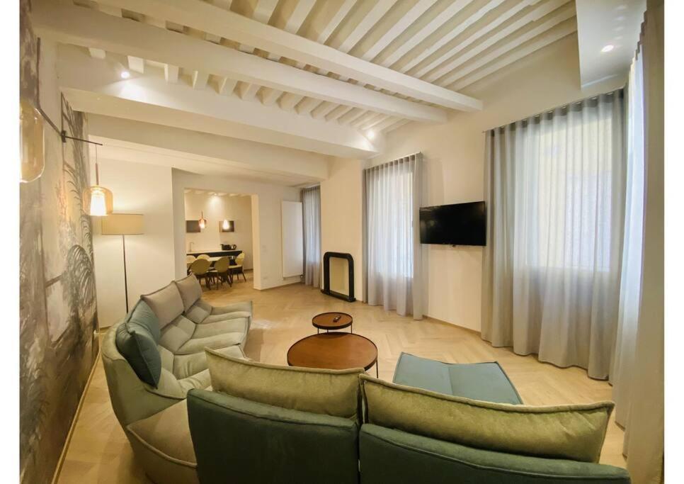 Sweet Time Venice, Luxury San Marco Frezzaria Apt! *
