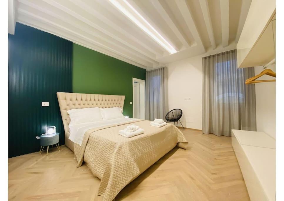 Sweet Time Venice, Luxury San Marco Frezzaria Apt!