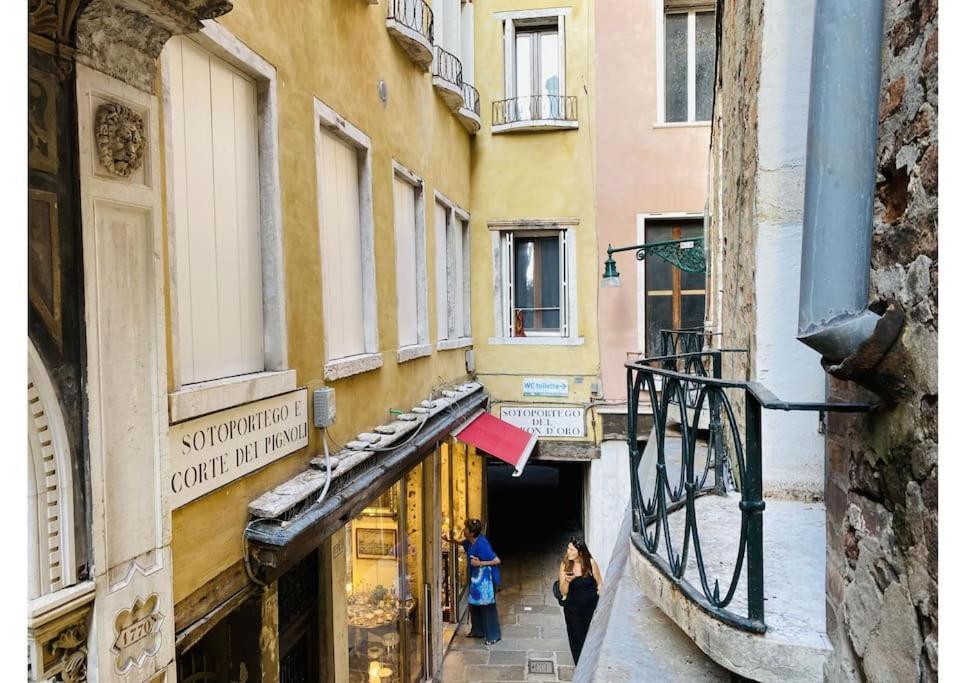 Sweet Time Venice, Luxury San Marco Frezzaria Apt! Appartement