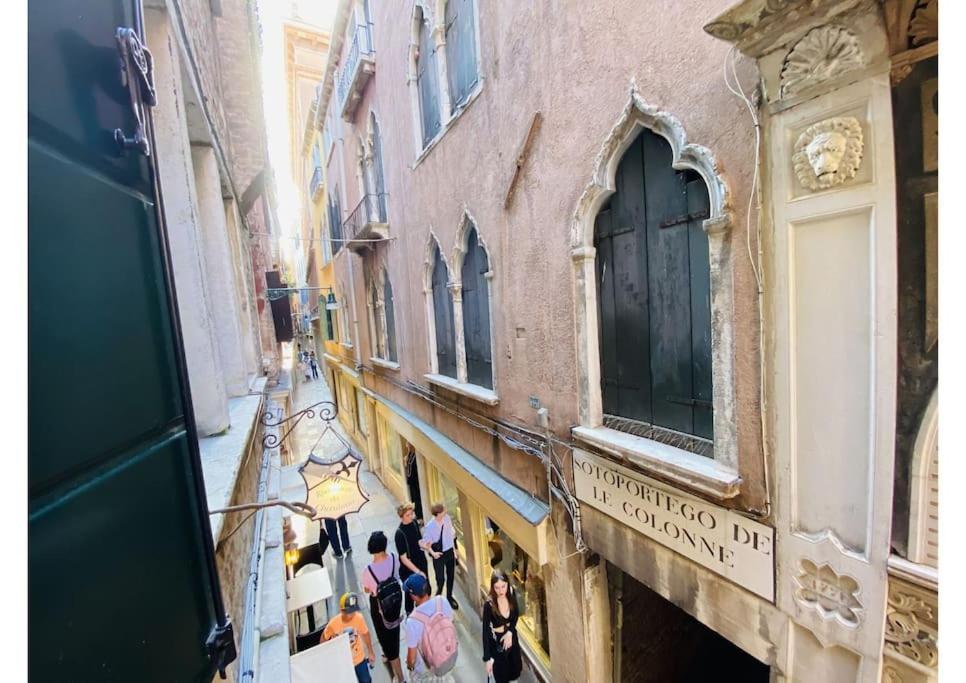 Appartement Sweet Time Venice, Luxury San Marco Frezzaria Apt!