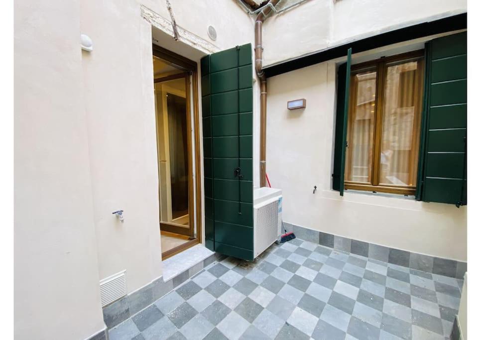 Sweet Time Venice, Luxury San Marco Frezzaria Apt! Venise