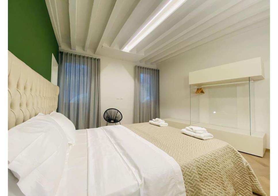 Sweet Time Venice, Luxury San Marco Frezzaria Apt! * Venise