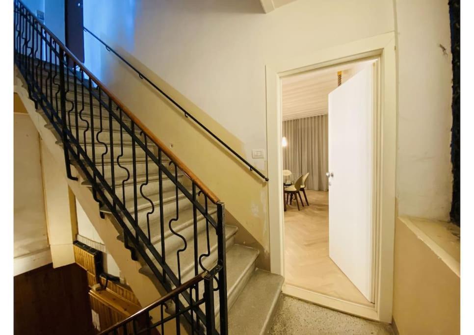Sweet Time Venice, Luxury San Marco Frezzaria Apt! Appartement Venise