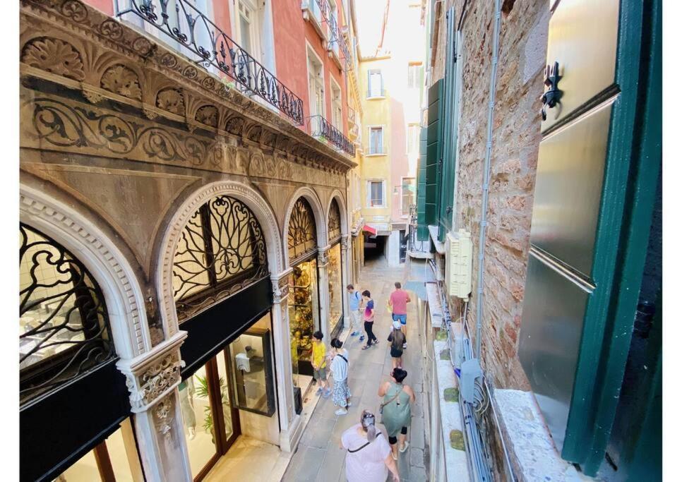 Sweet Time Venice, Luxury San Marco Frezzaria Apt! Venise