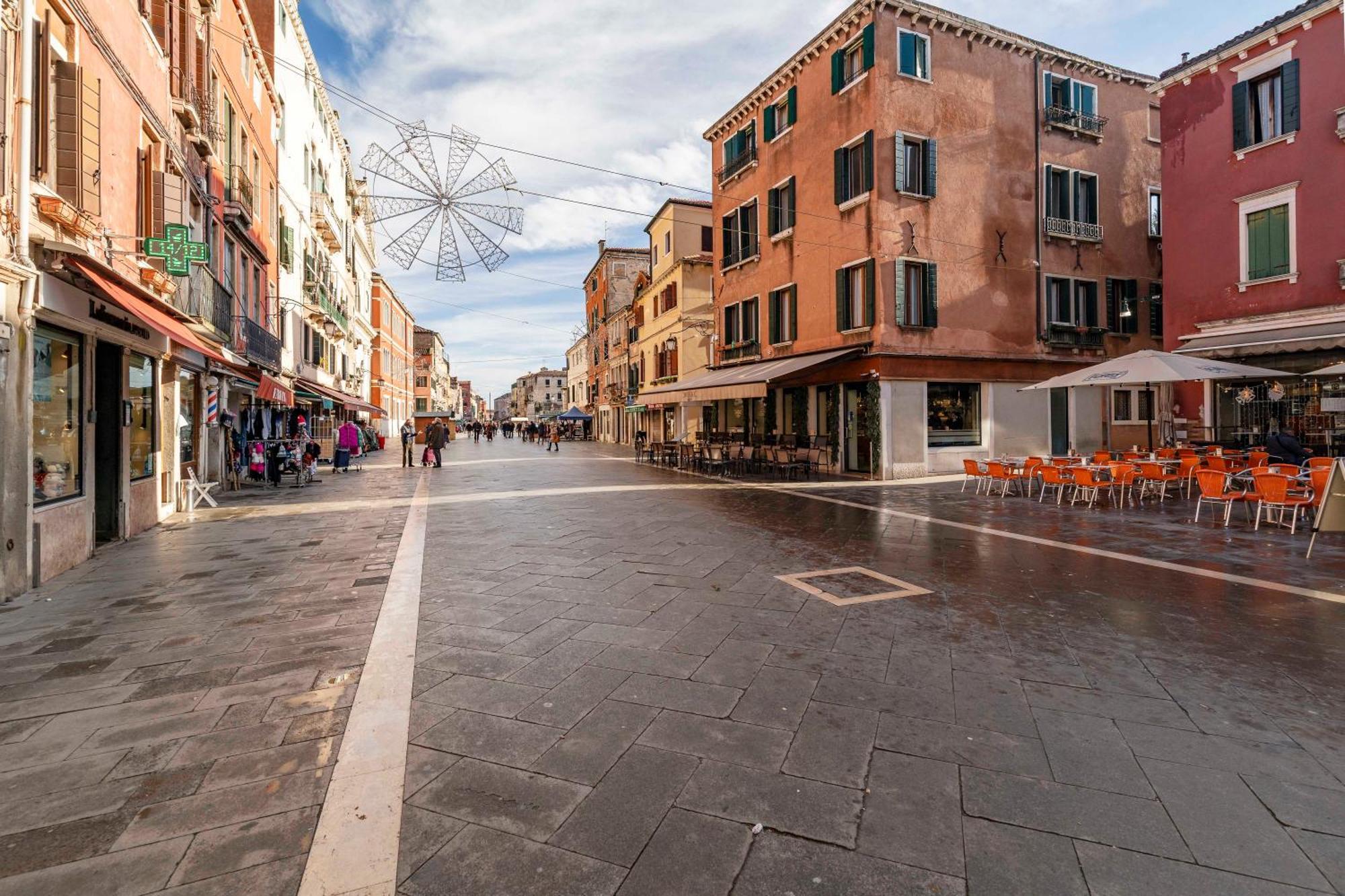 Fenix Colombina In Biennale - Your Little House Apartment Venedig