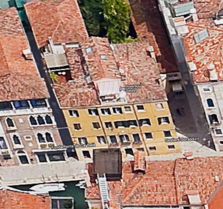 Salute Apartment