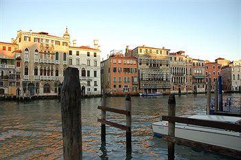 Gasthof Locanda Leon Bianco On The Grand Canal Venedig