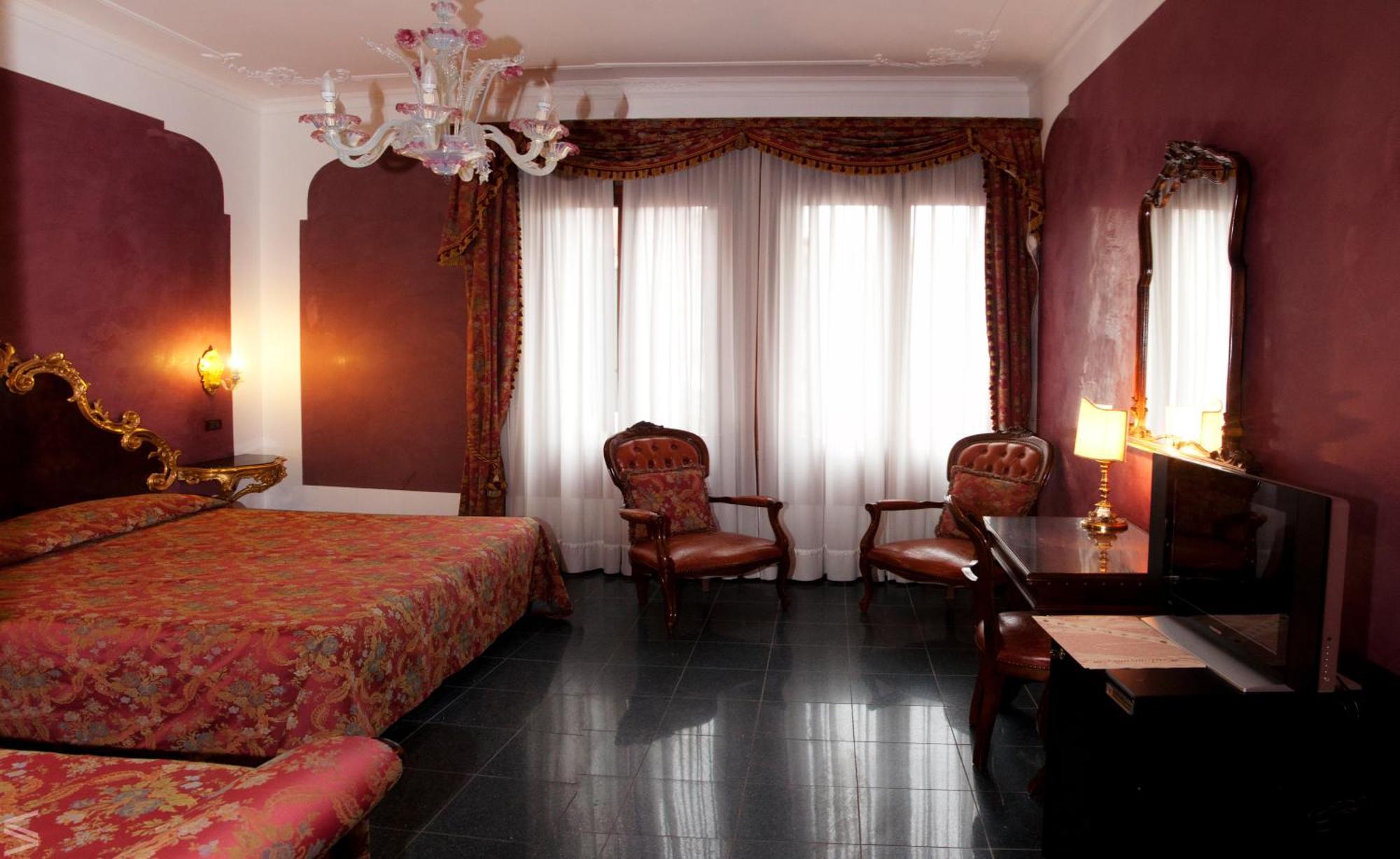 Hotel Residenza D'epoca San Cassiano 4*