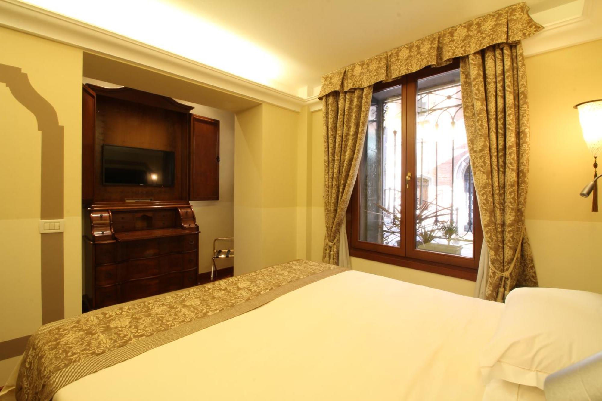 Le Isole Hotel