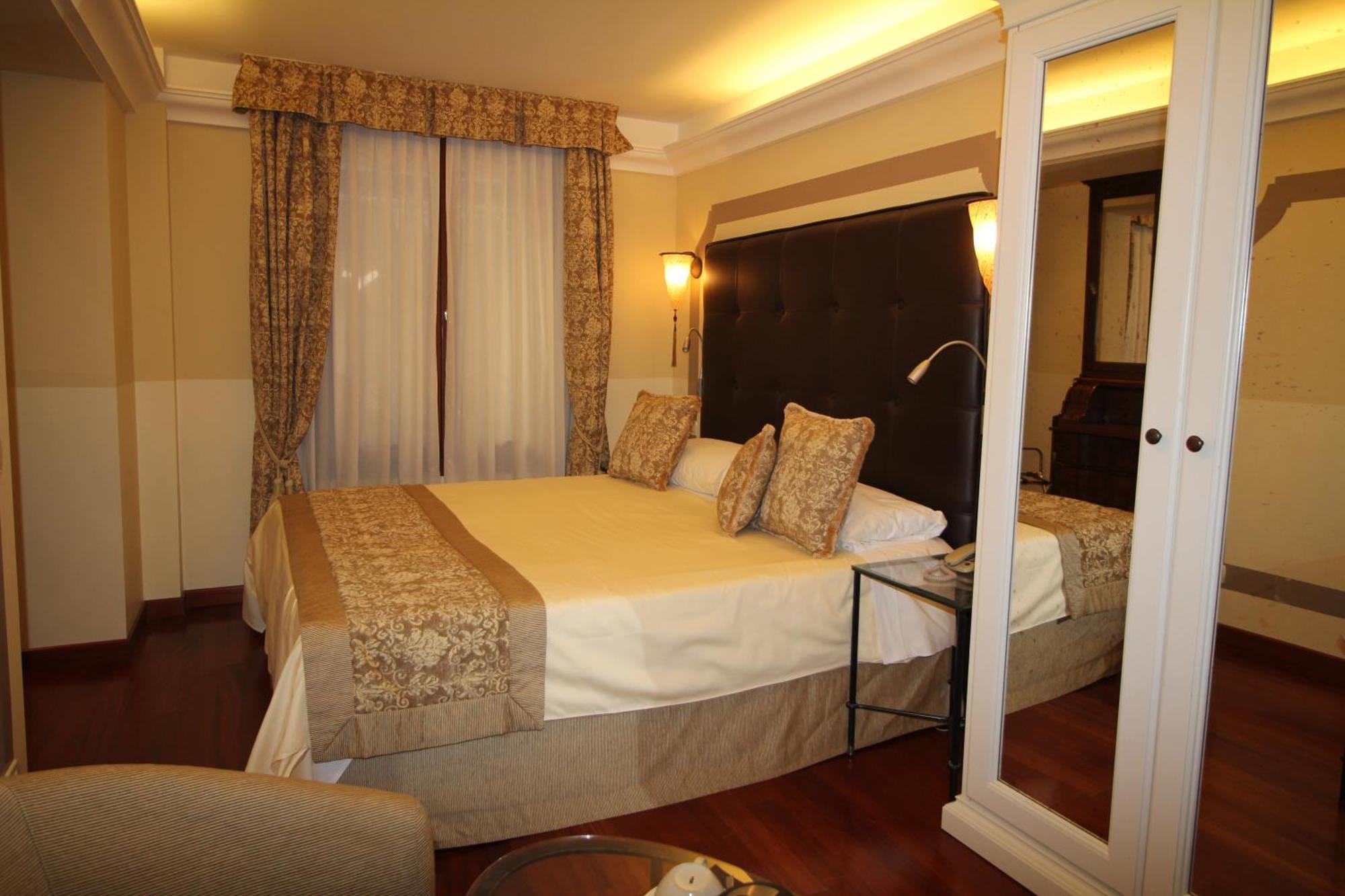 Le Isole Hotel 3*