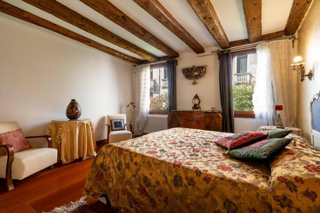 Ca' Mandorla 027042loc09523 Venise