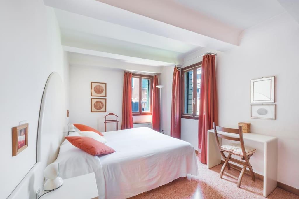 Ca' De La Comare, Relaxing And Elegant On Canal Grande Appartement *