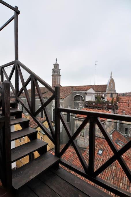 Appartement Breathtaking Terrace In Santa Margherita Square Venetië