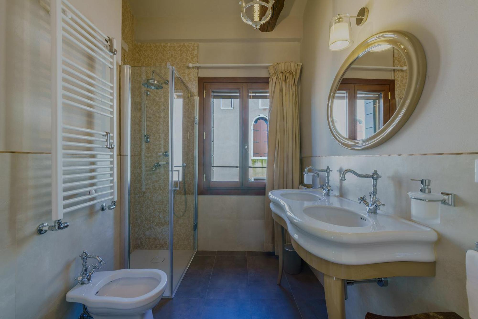 Casa Virginia Direct At The Canal Cannaregio With Own Roof Terrace *