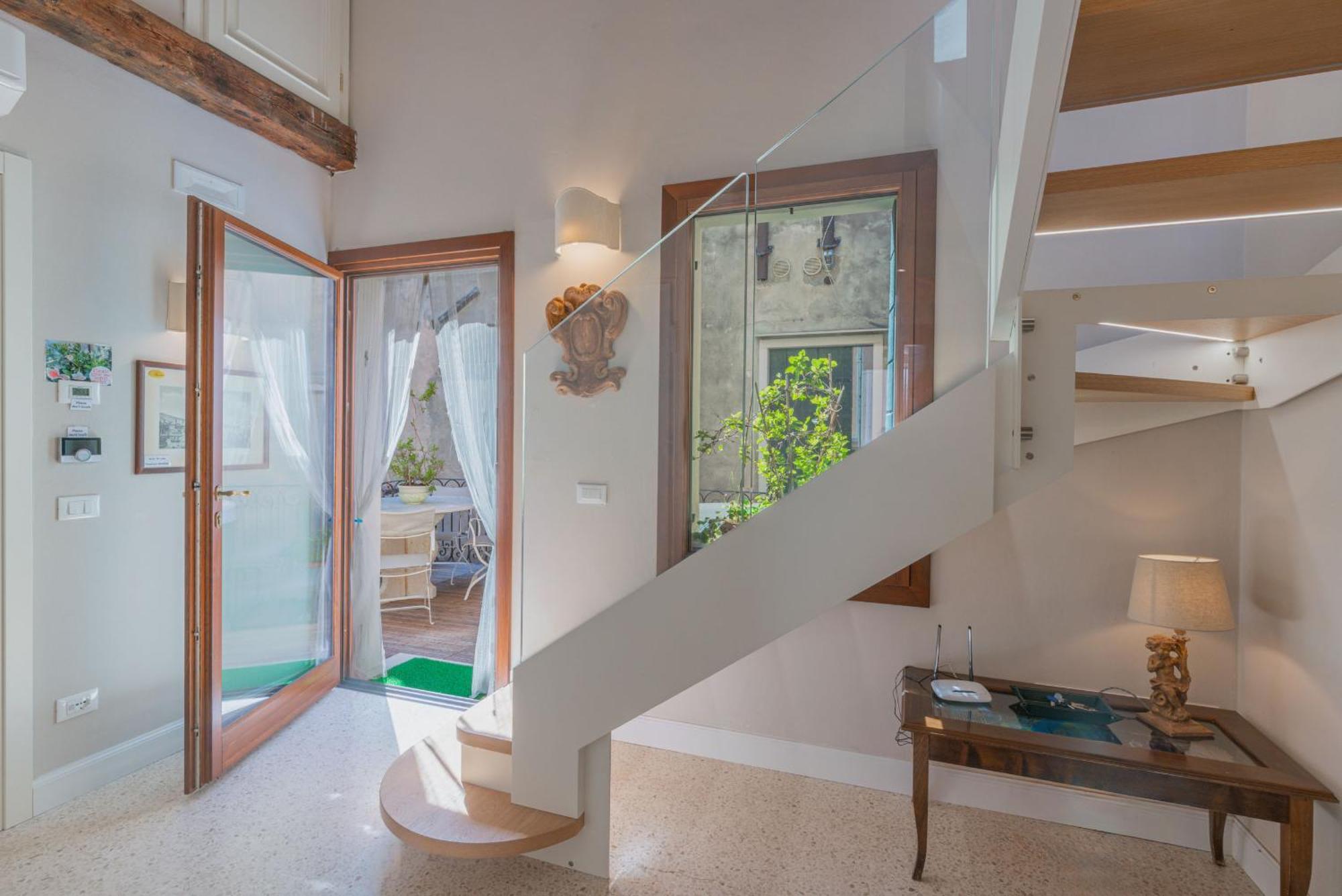 Casa Virginia Direct At The Canal Cannaregio With Own Roof Terrace