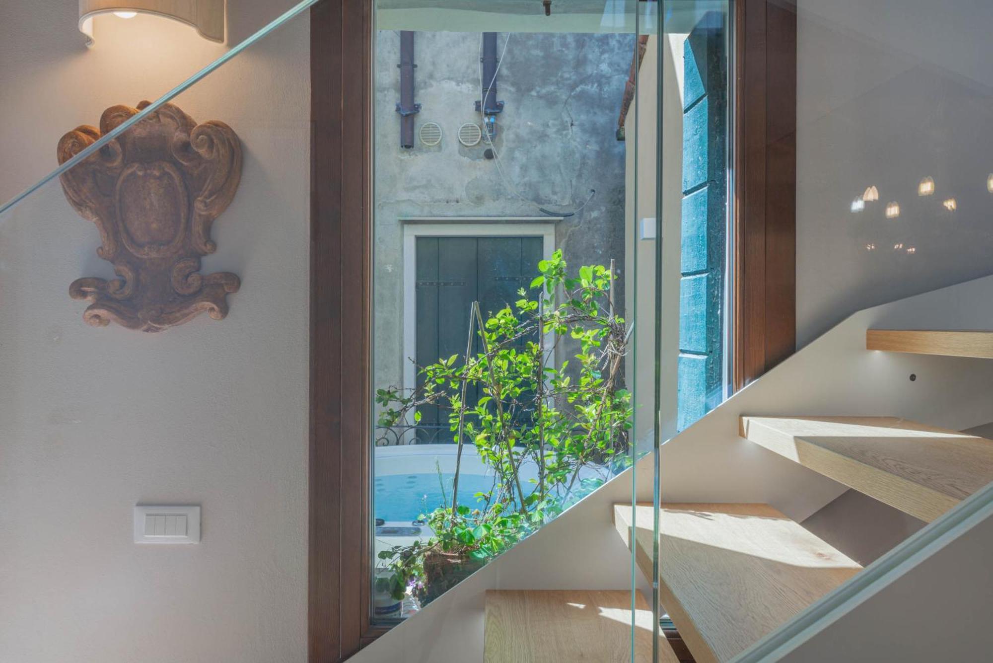 Casa Virginia Direct At The Canal Cannaregio With Own Roof Terrace Apartment *