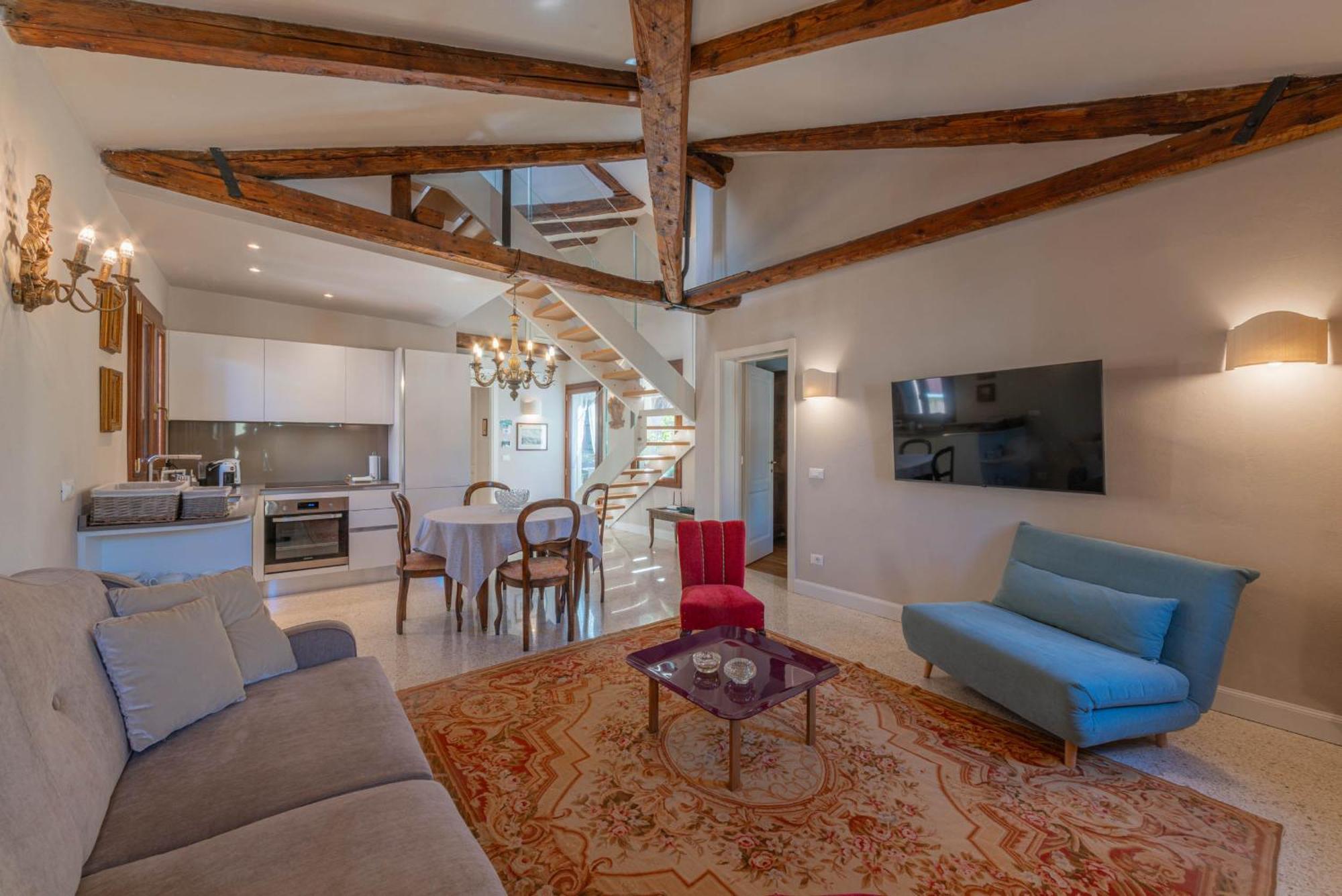 Apartment Casa Virginia Direct At The Canal Cannaregio With Own Roof Terrace *