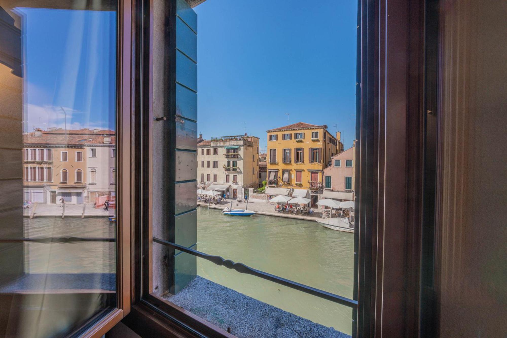 Casa Virginia Direct At The Canal Cannaregio With Own Roof Terrace Apartment