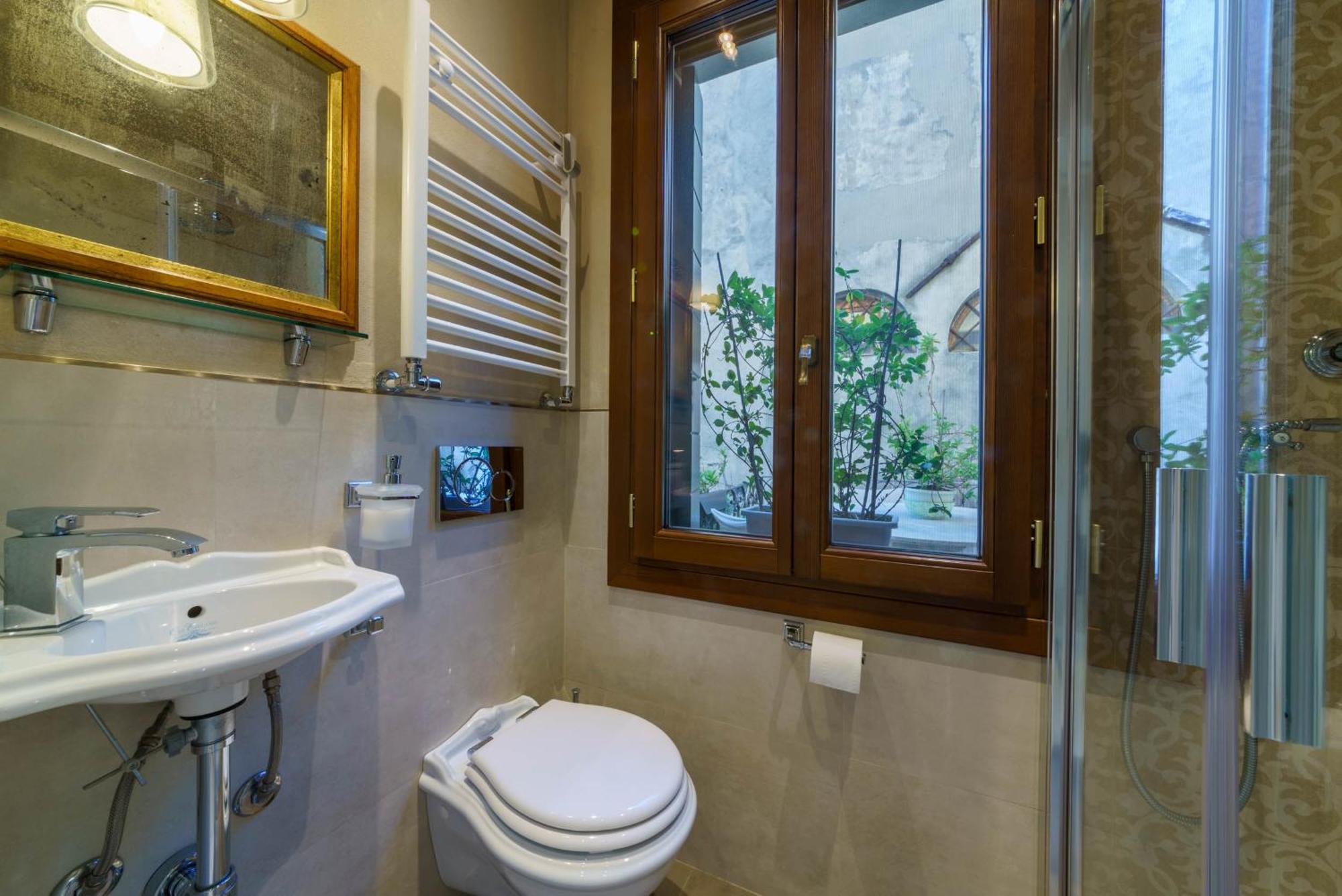 Casa Virginia Direct At The Canal Cannaregio With Own Roof Terrace *