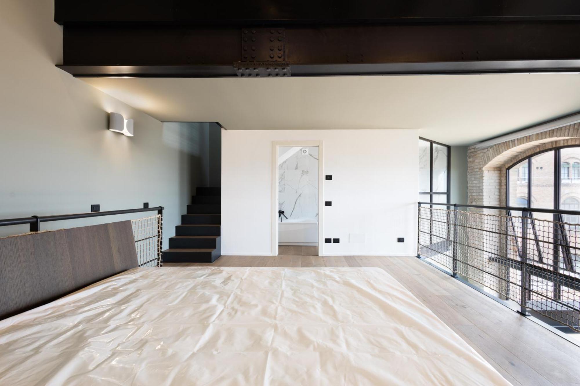 Penthouse - Loft With Canal View Apartment *