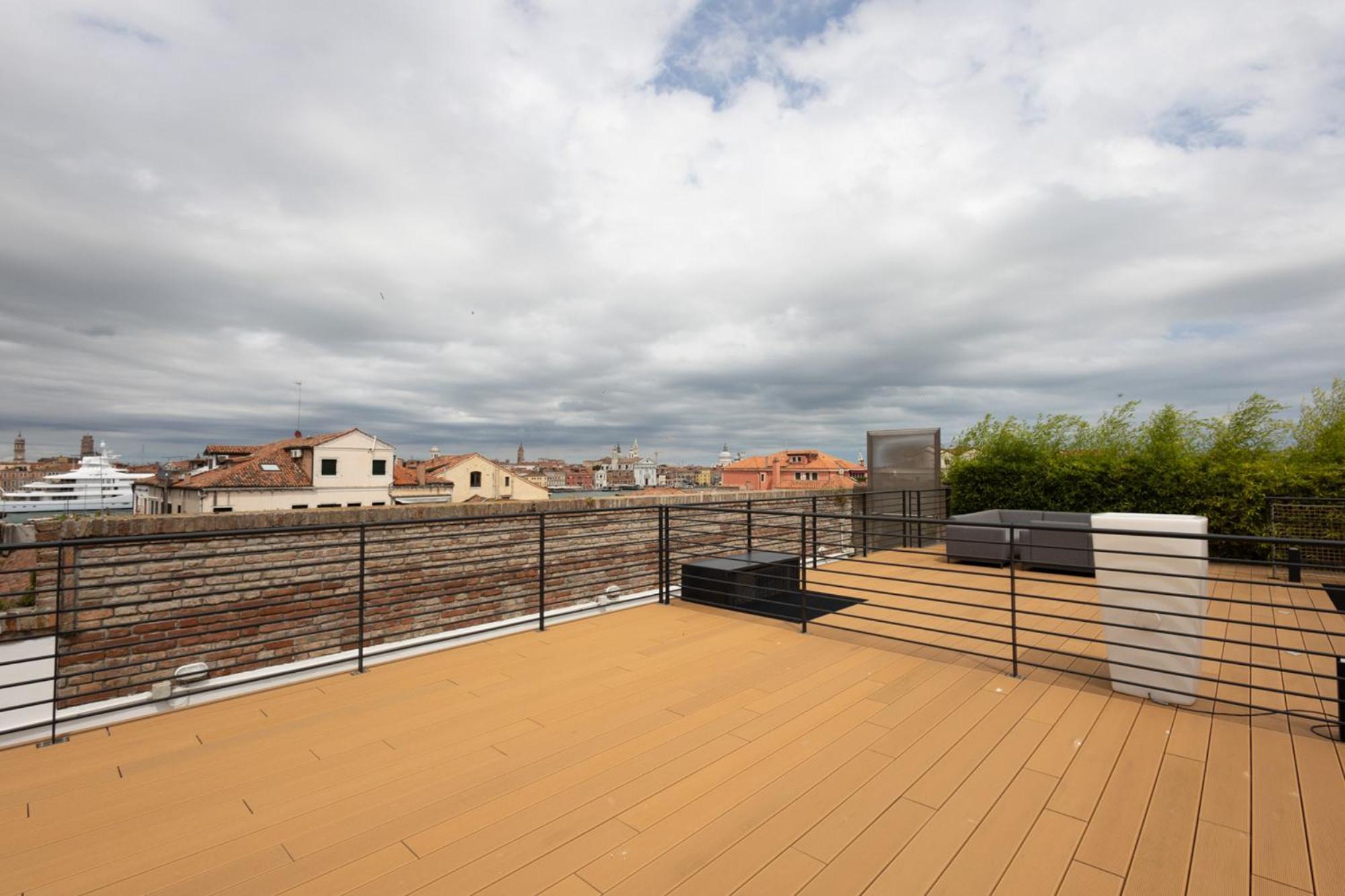 Apartment Penthouse - Loft With Canal View Venice