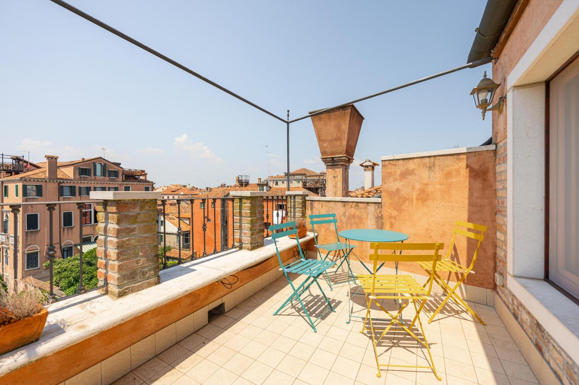 Luxury Penthouse With Terrace