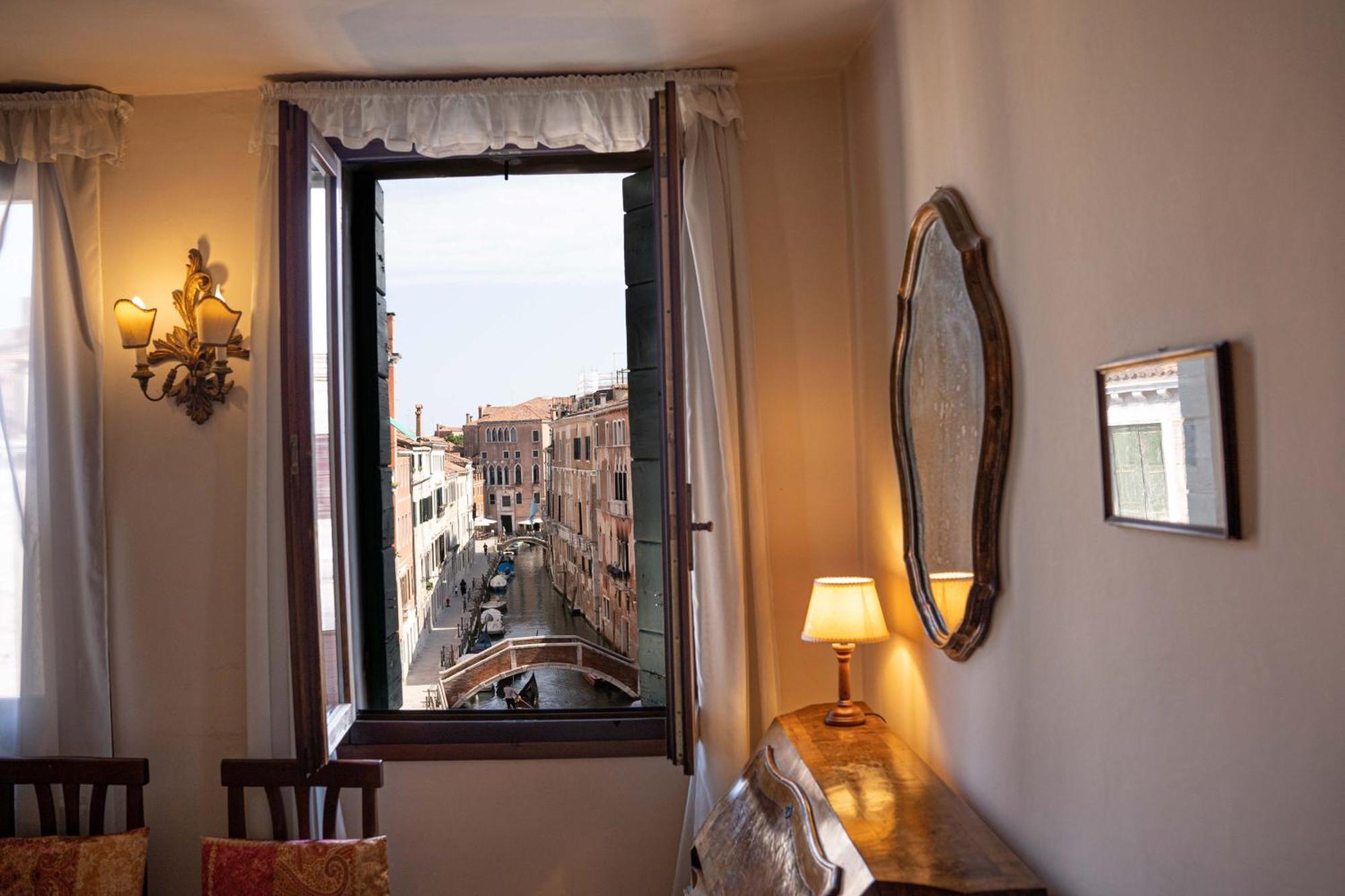 Gorgeous Behind St.mark Square Appartement *