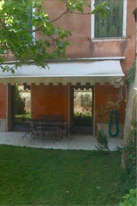 Raphael's Garden House