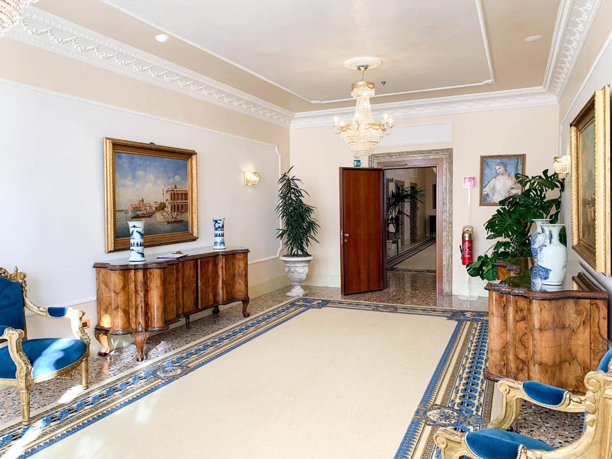Hotel Ai Cavalieri Di 4*