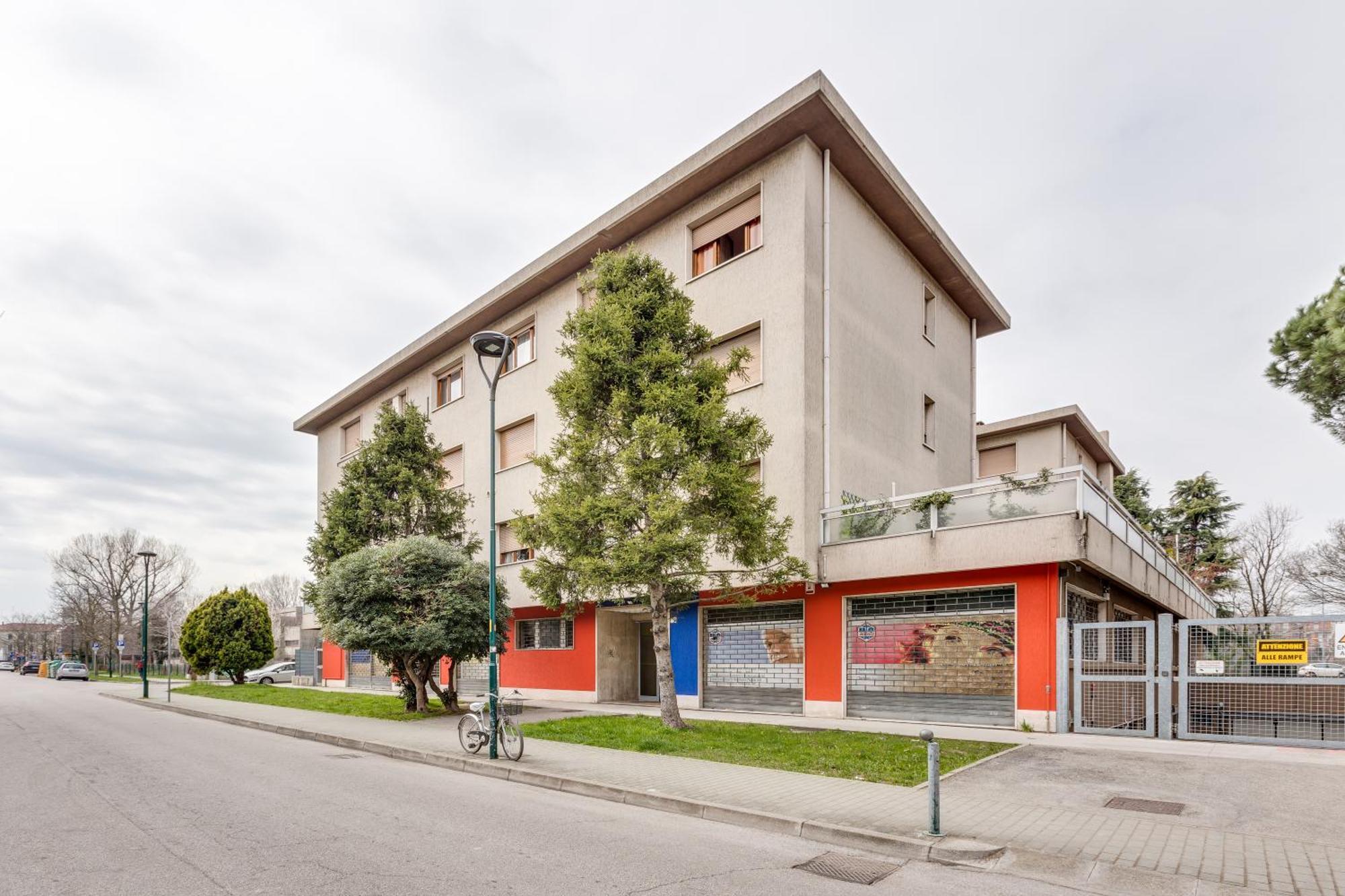 Vidar Train Station Venise