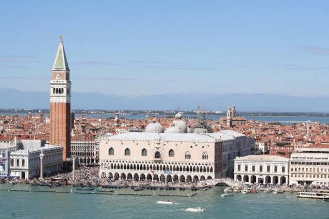 La Corticella Biennale Appartamento *