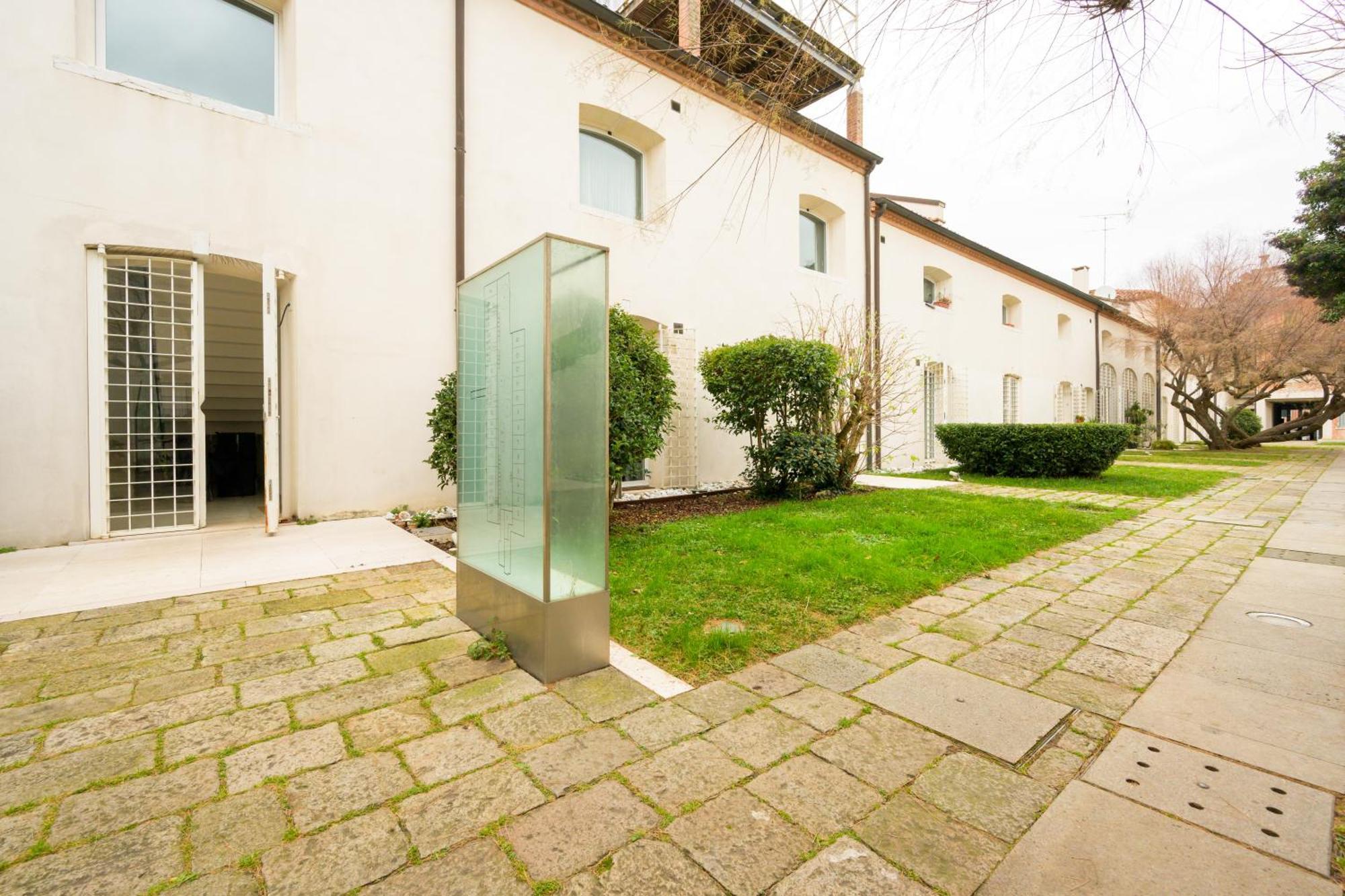 Modern Arch *