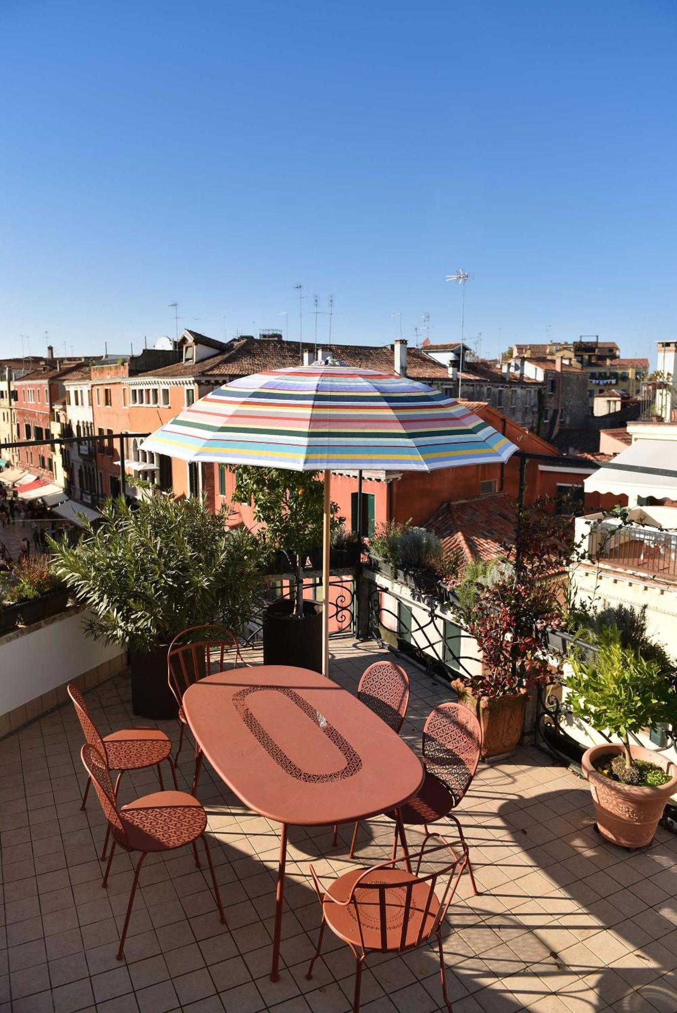 Refugium Amoris - With Fantastic Roof Terrace *