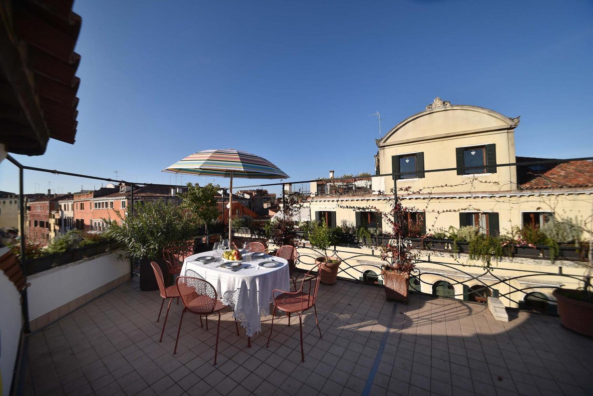 Refugium Amoris - With Fantastic Roof Terrace Venise