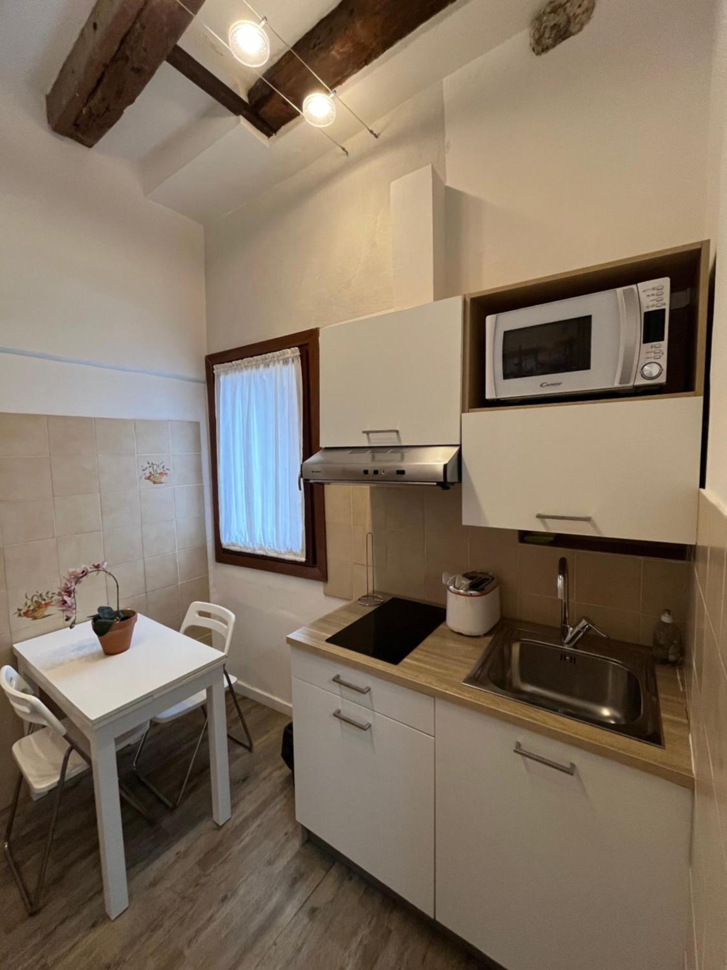 Cozy Close To Biennale Of * Venise