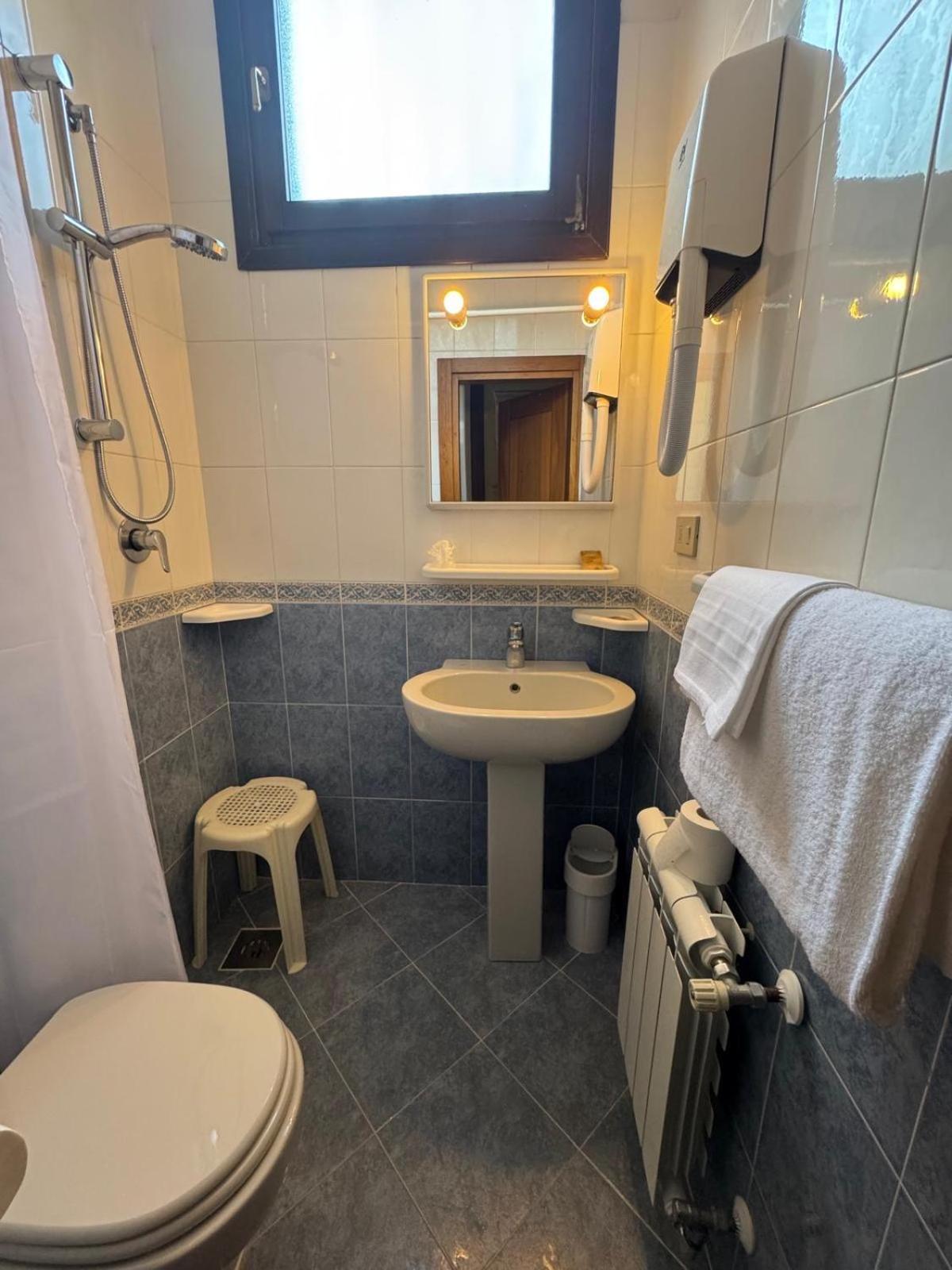 Hotel Tivoli 2*
