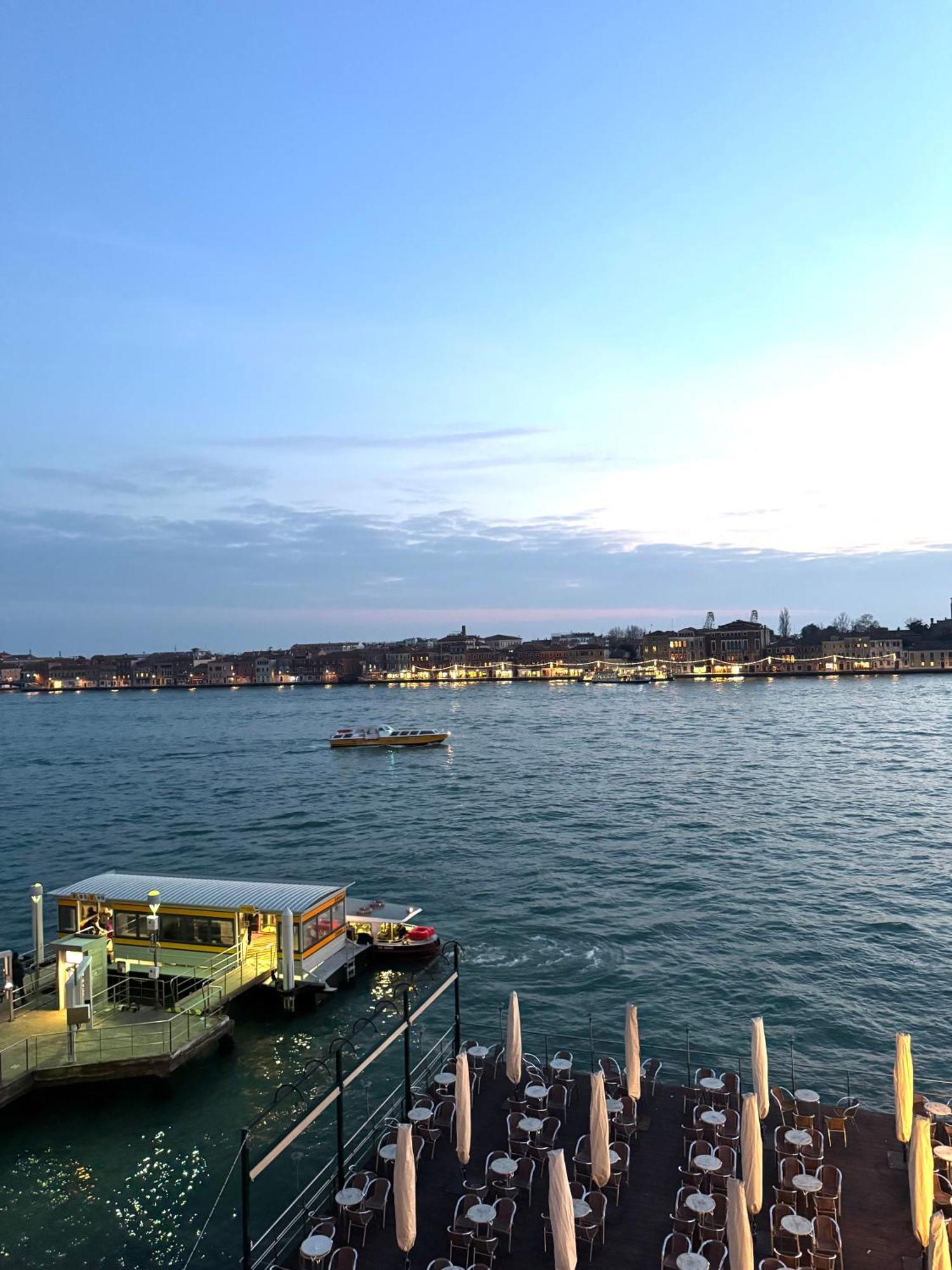 Con Vista Zattere Appartement *
