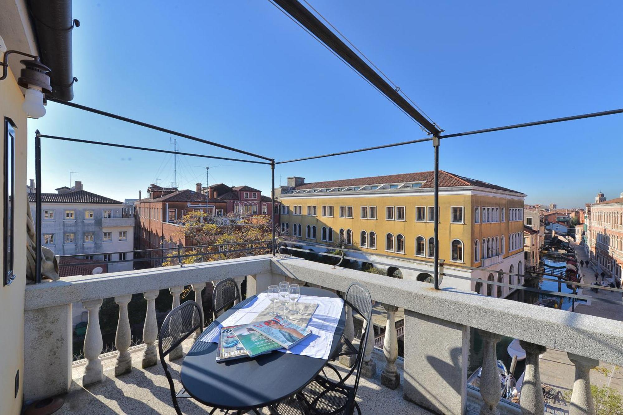 Homes & Holidays Appartamento *