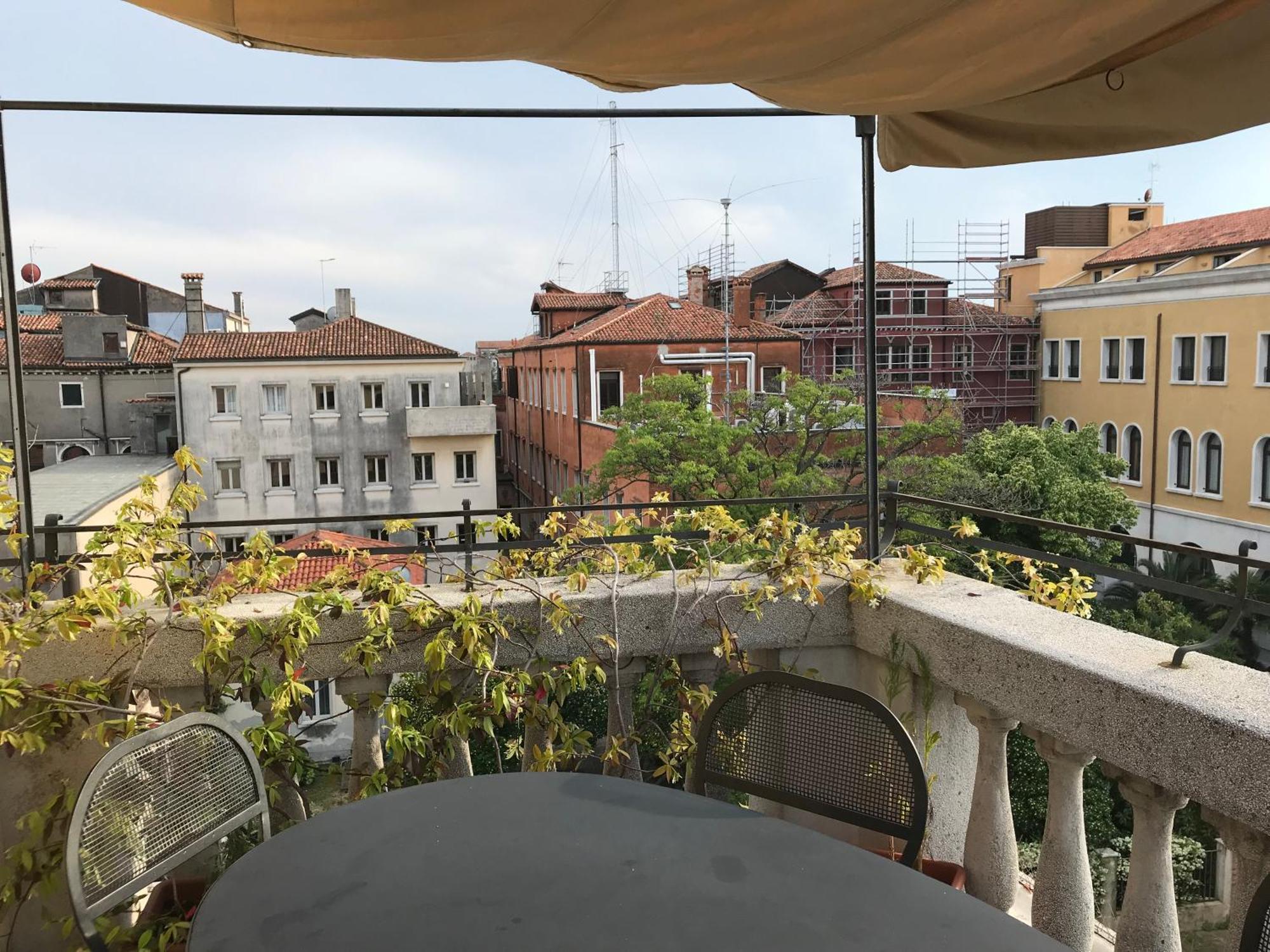 Homes & Holidays Appartamento