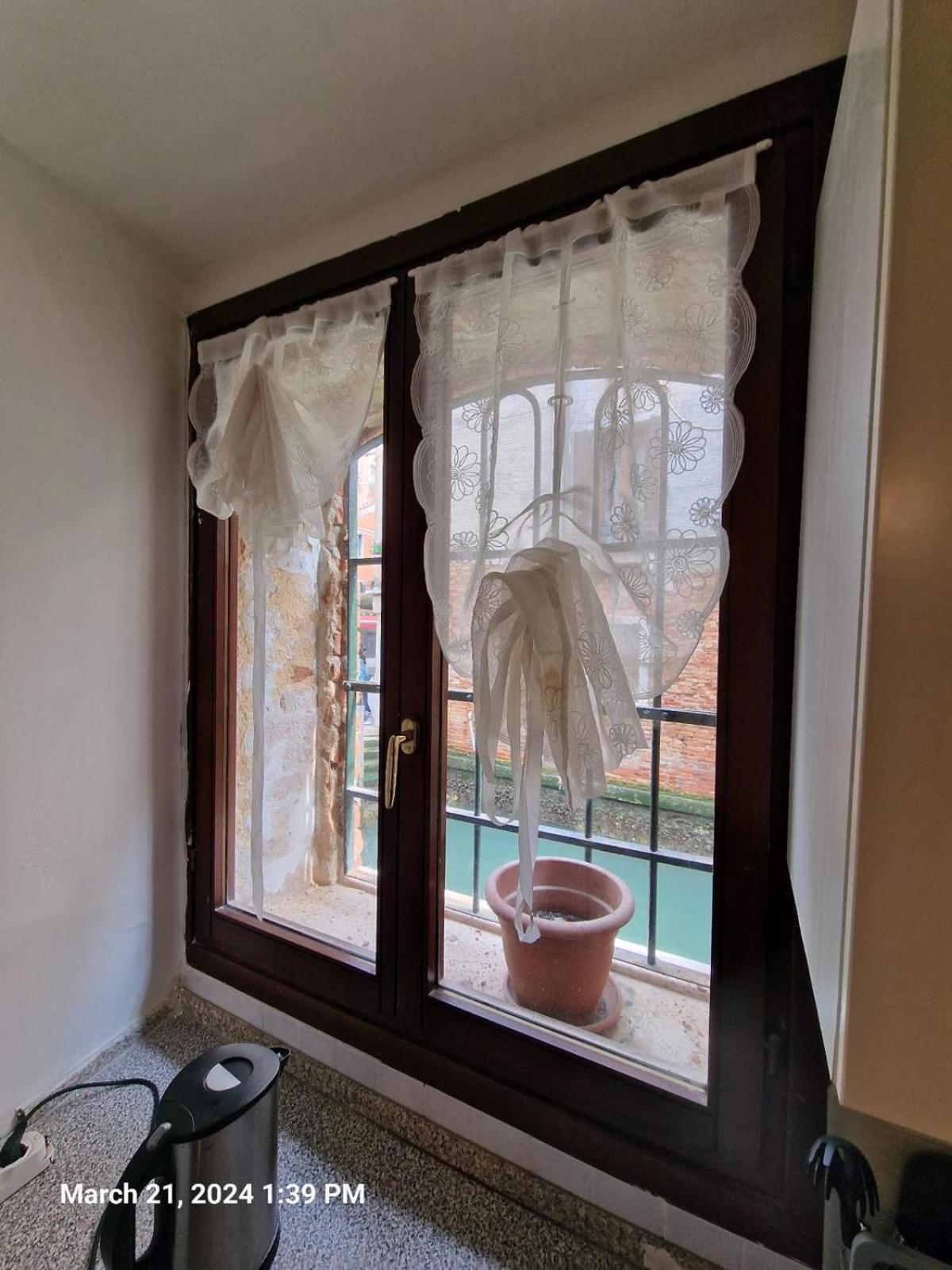 Canal Views Venezia