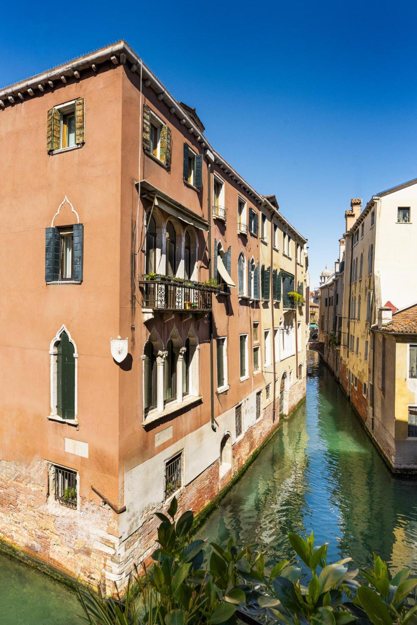 The Yacht House Canal View * Venice
