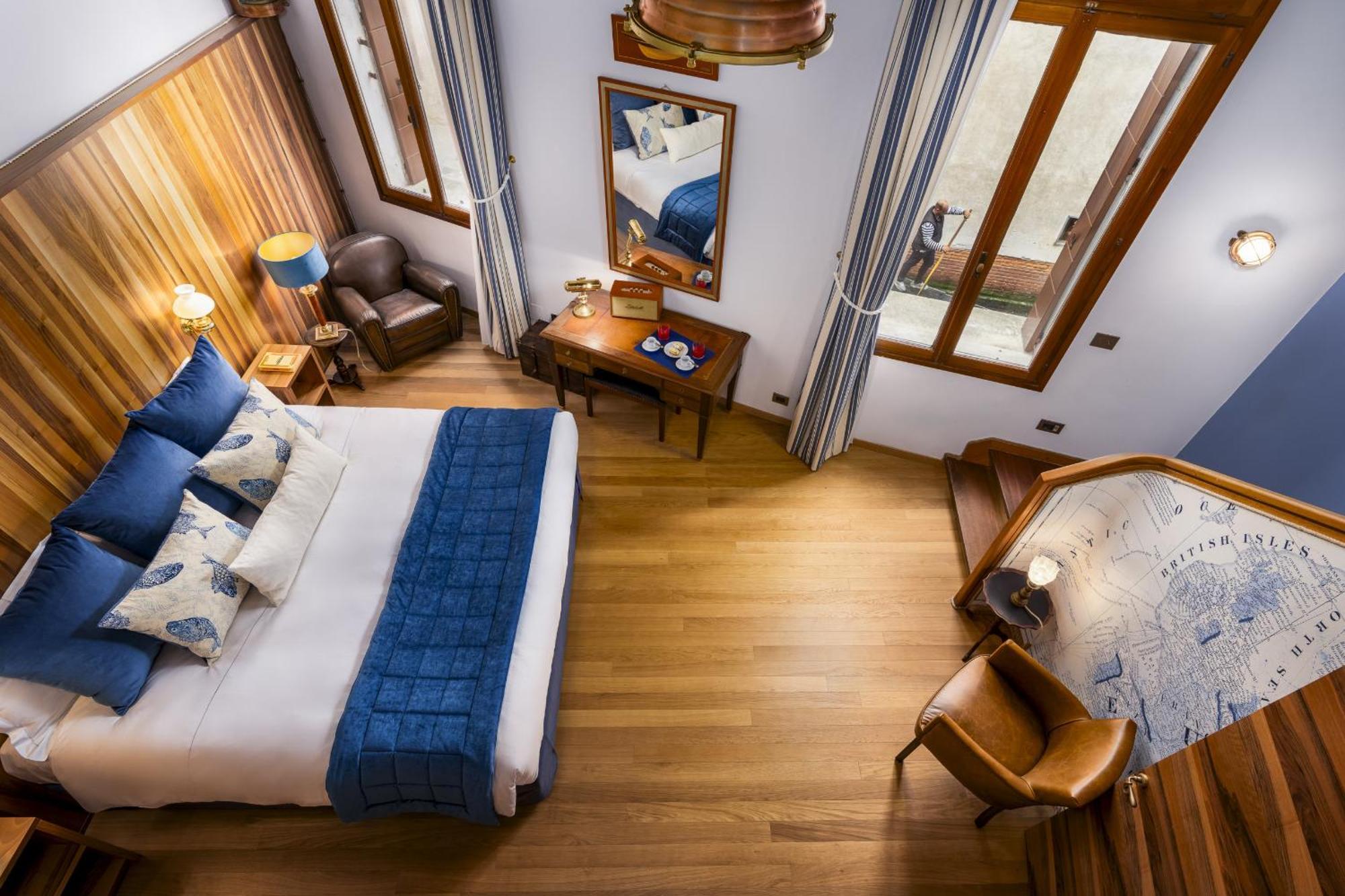 The Yacht House Canal View Apartment Venice