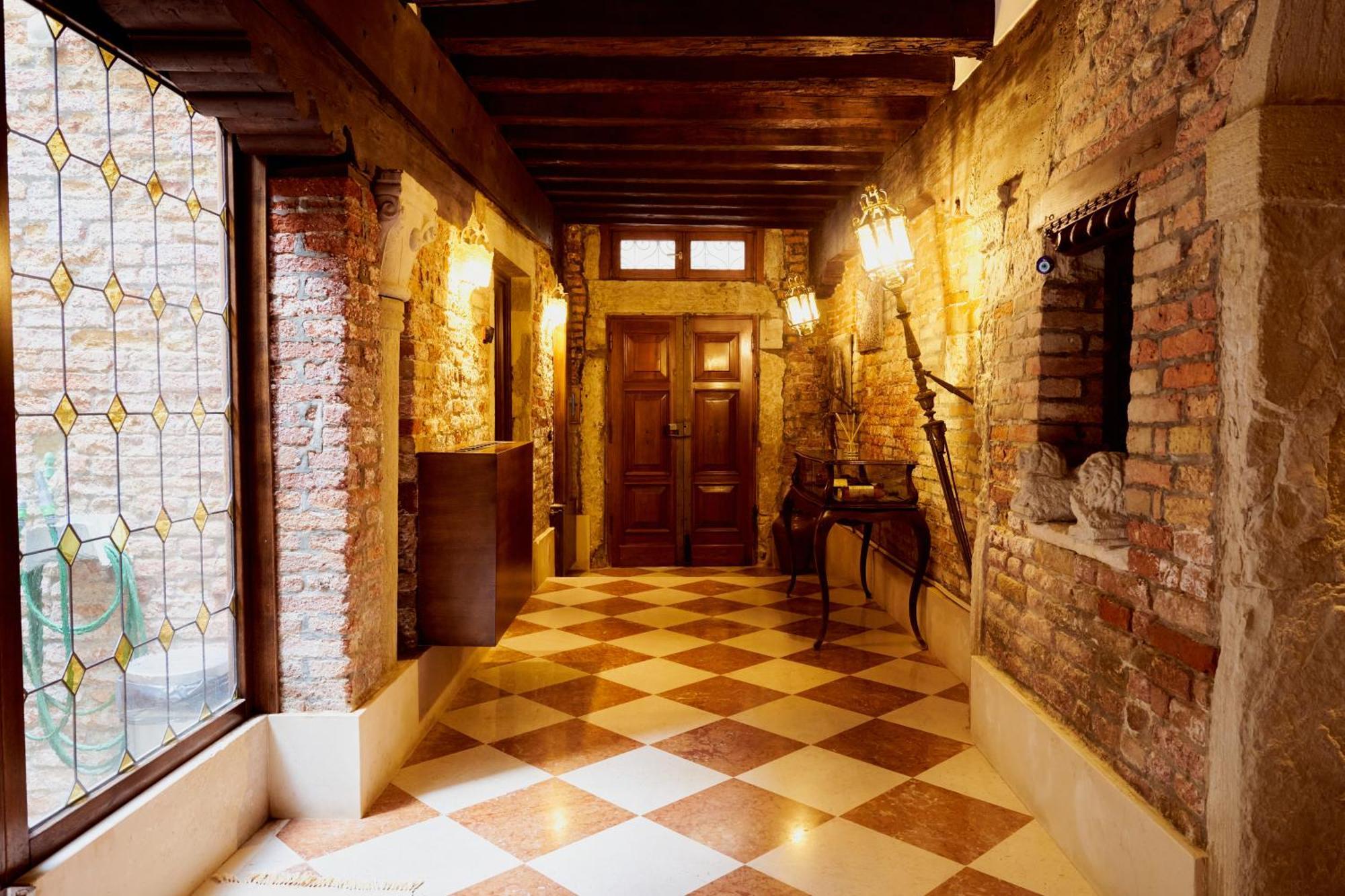 Nama Boutique Venice