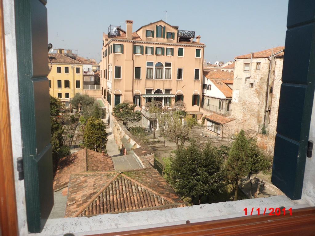 Guest house Corte Dei Miracoli 2*