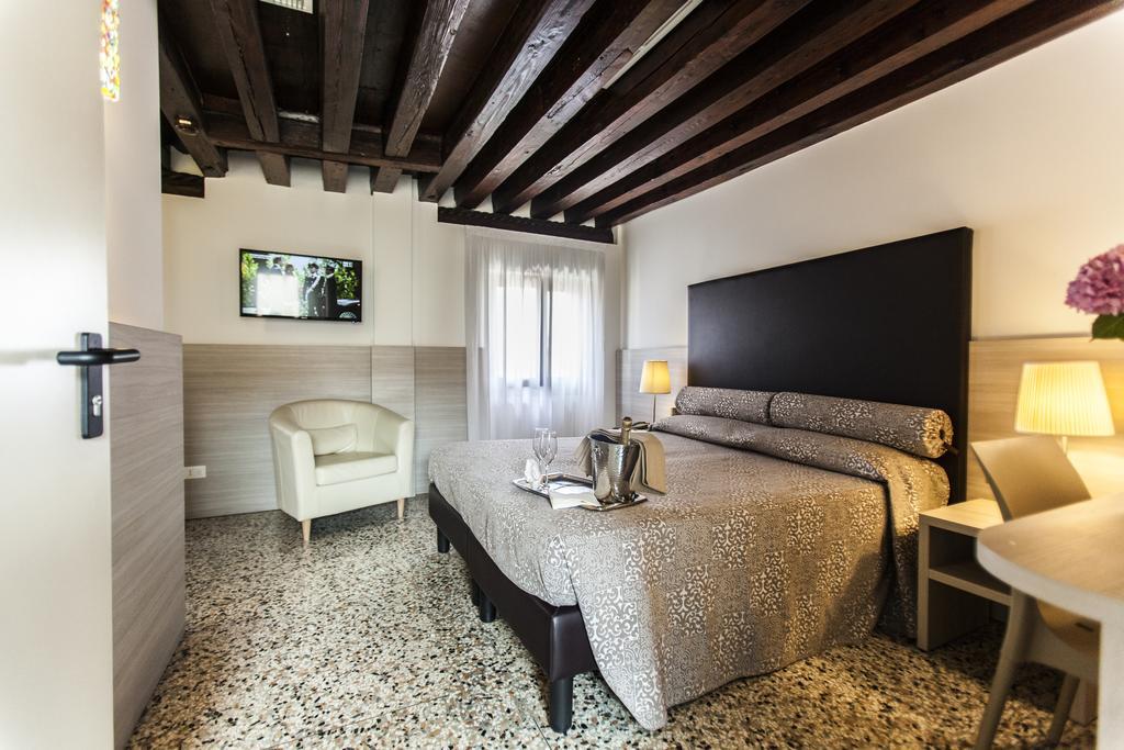 Couette-café Foresteria Levi 2*