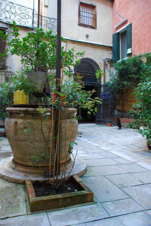Corte 1321 2* Venise