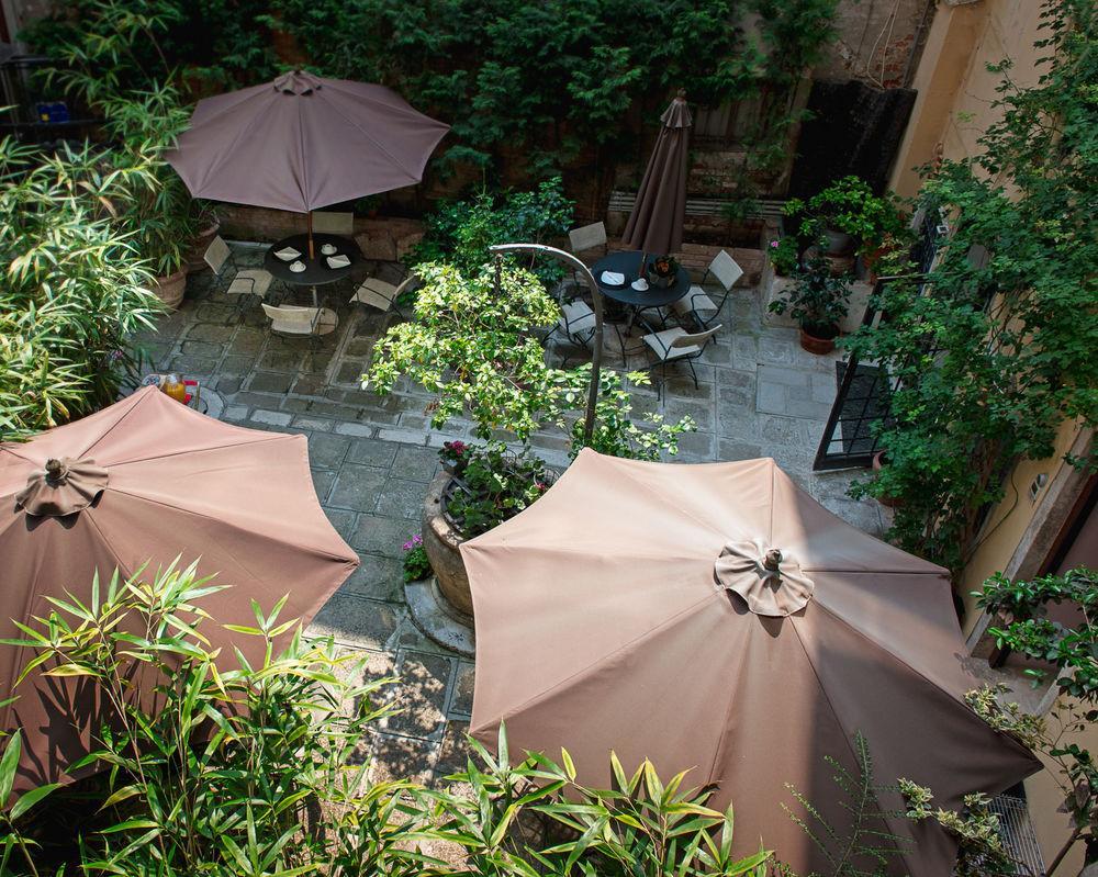 Couette-café Corte 1321 Venise