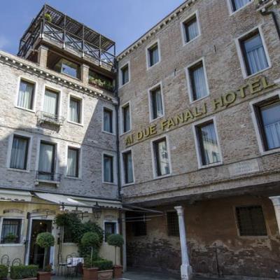Ai Due Fanali 3*