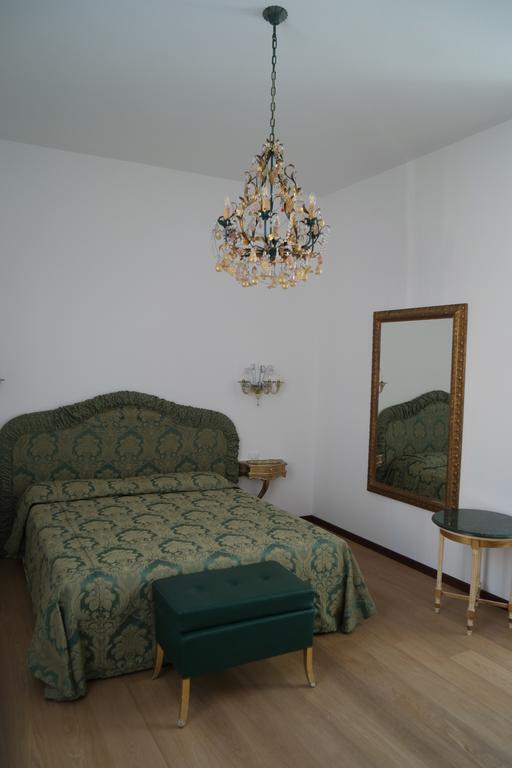 Savoia E Jolanda Venezia